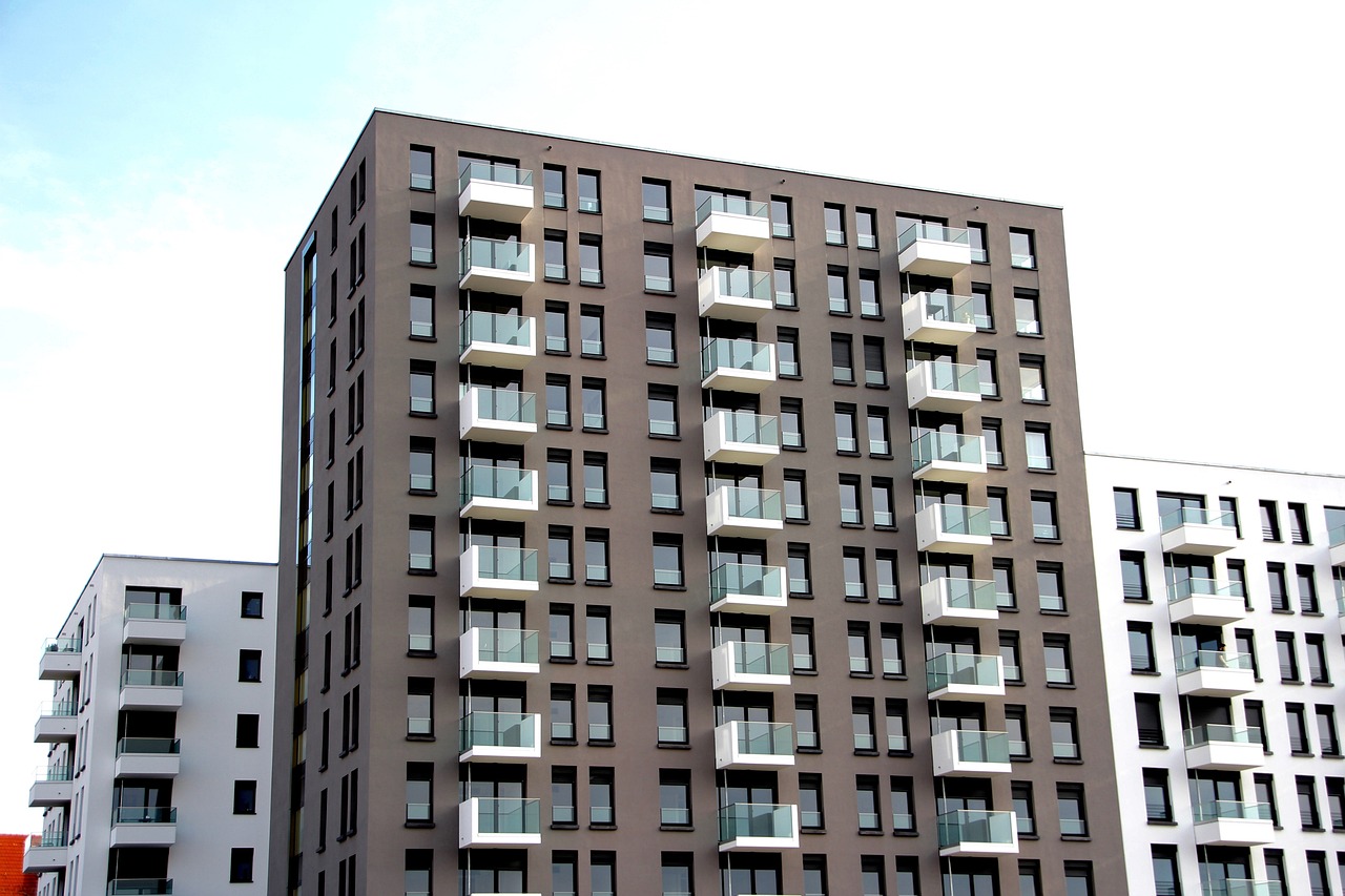 中海地产上市之路，历程回顾、影响深远及未来展望