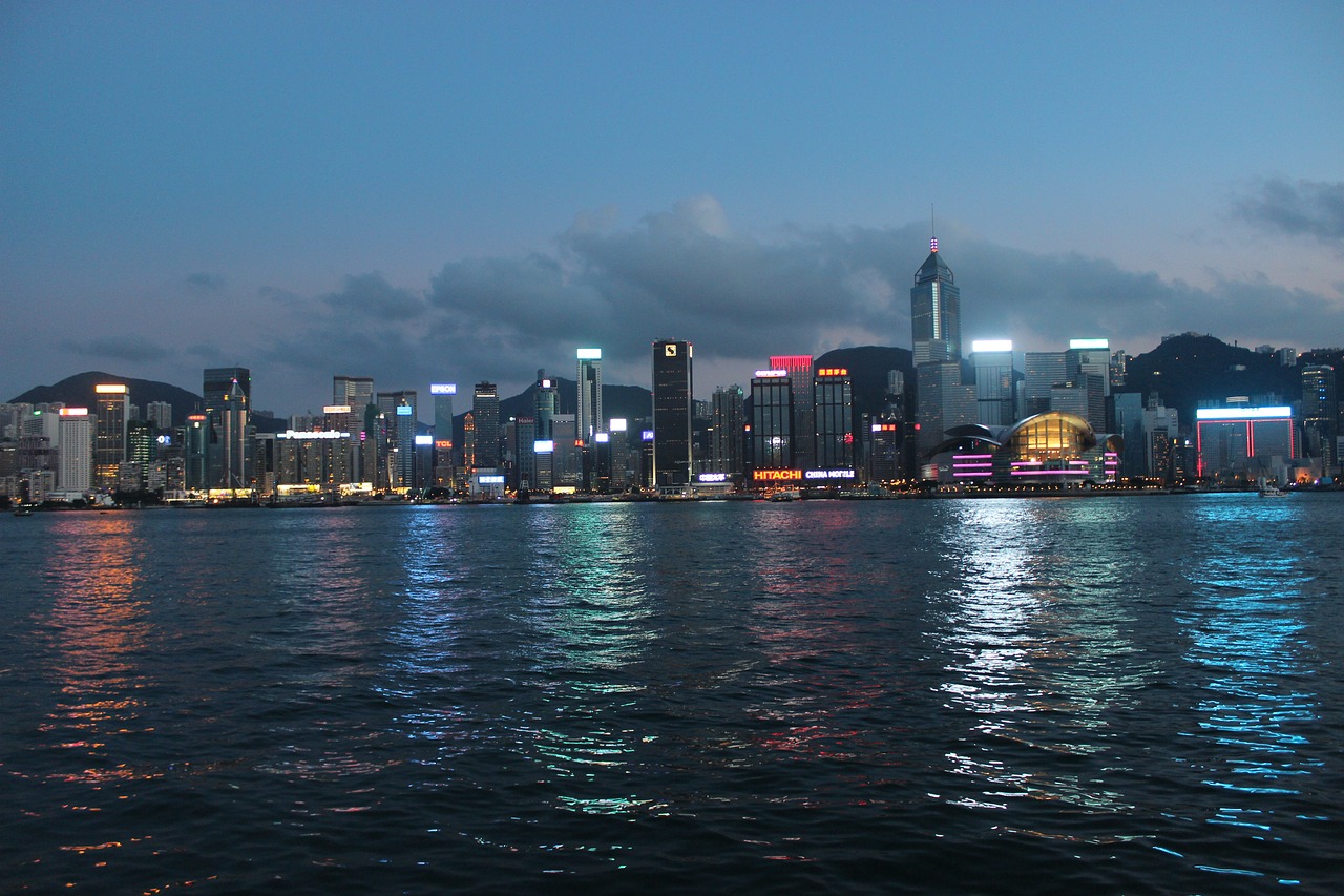 世茂蝶湖湾最新价格与市场分析报告