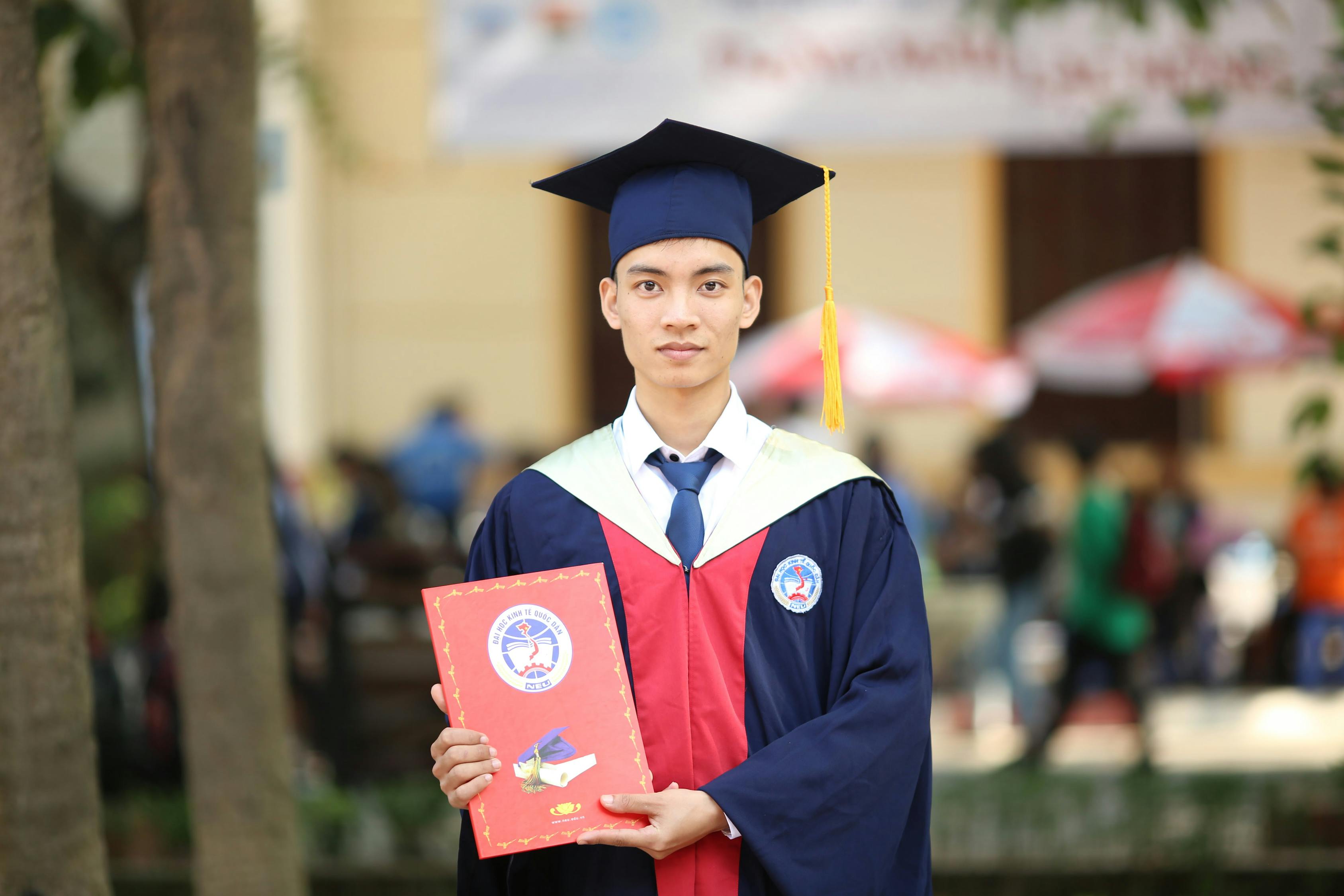 明星光环背后的教育背景，学历揭秘