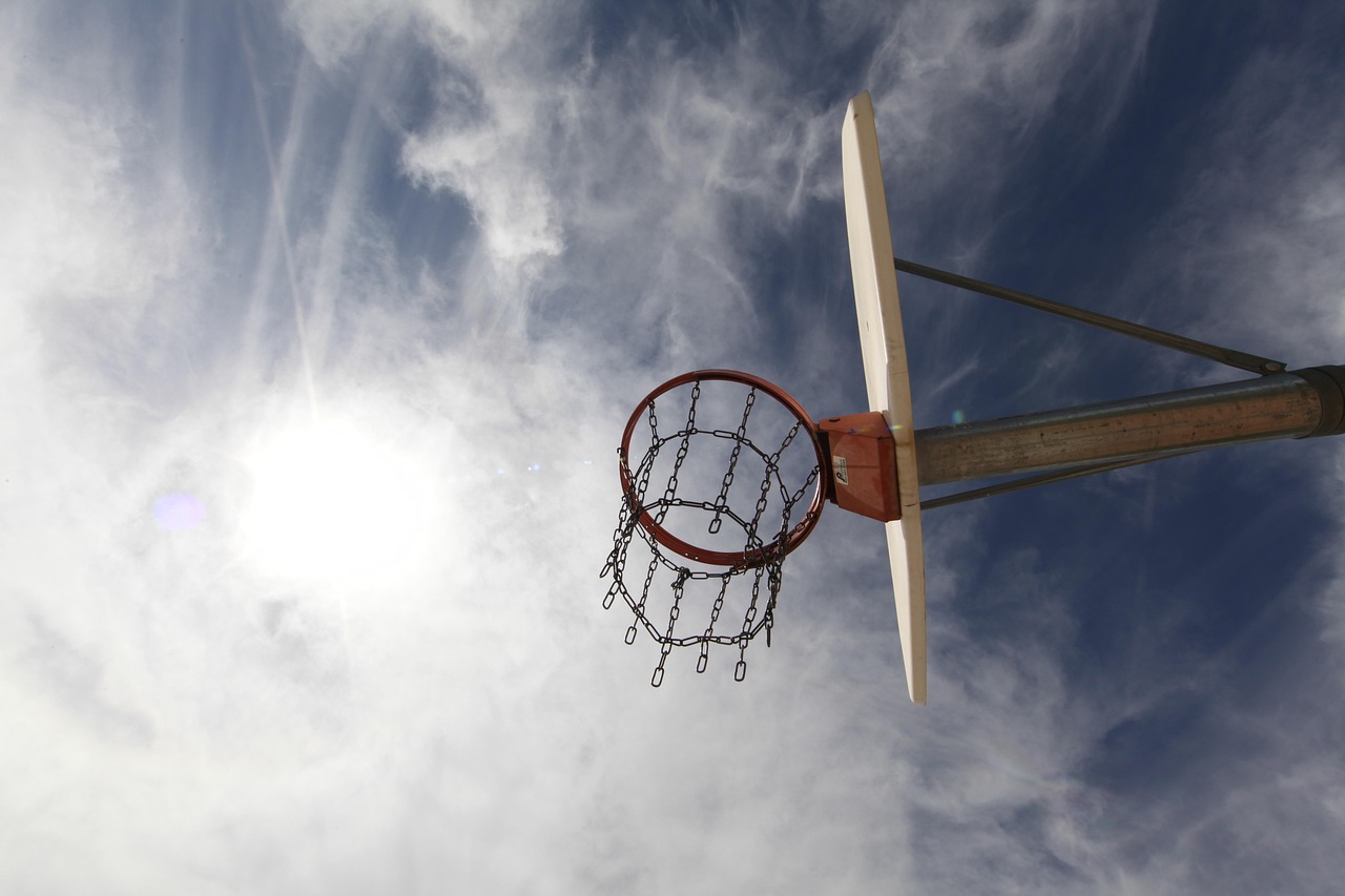 NBA骑士比赛热血瞬间，精彩回放录像不容错过